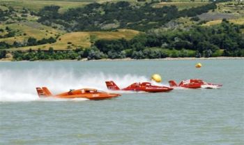 Hydroplane boats race this weekend in Chamberlain. Photo courtesy of South Dakota Tourism. 
