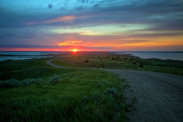 Where the Missouri River Bends and Narrows